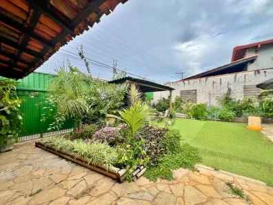 Sobrado com 7 Quartos à venda, 432m² no Região dos Lagos, Brasília