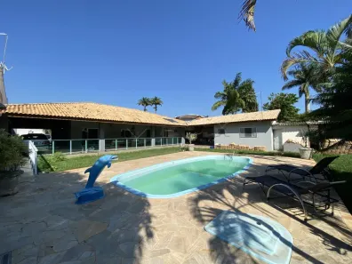 Fazenda / Sítio / Chácara com 4 Quartos para alugar, 960m² no Chácara Lucília, Americana