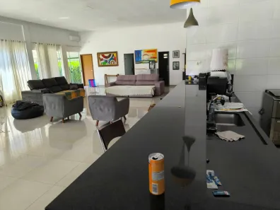 Casa de Condomínio com 3 Quartos à venda, 330m² no , Hidrolândia