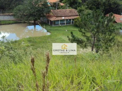 Fazenda / Sítio / Chácara com 3 Quartos à venda, 180m² no Vila Velha, Caçapava