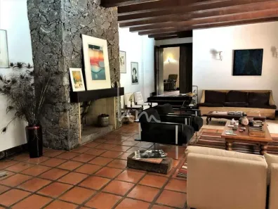 Fazenda / Sítio / Chácara com 3 Quartos para venda ou aluguel, 2400m² no Chácara São João, Carapicuíba