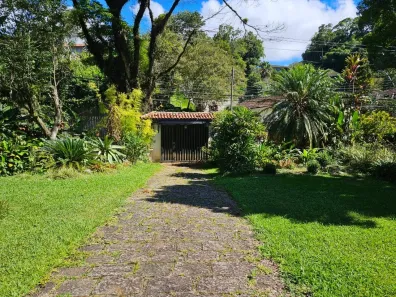 Casa com 4 Quartos para alugar, 800m² no Castelanea, Petrópolis