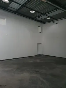 Galpão / Depósito / Armazém à venda, 700m² no Taquara, Rio de Janeiro