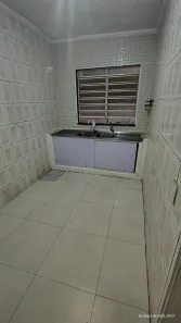 Casa de Vila com 2 Quartos para alugar, 40m² no Jardim Oliveiras, Taboão da Serra