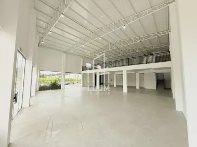 Galpão / Depósito / Armazém para alugar, 582m² no Santa Regina, Camboriú