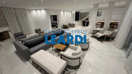 Casa com 5 Quartos para alugar, 1300m² no Tamboré, Santana de Parnaíba