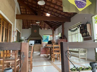 Fazenda / Sítio / Chácara com 4 Quartos à venda, 850m² no Caçapava Velha, Caçapava
