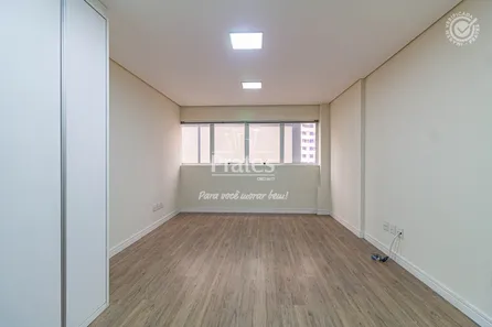 Conjunto Comercial / Sala à venda, 27m² no Centro, Curitiba