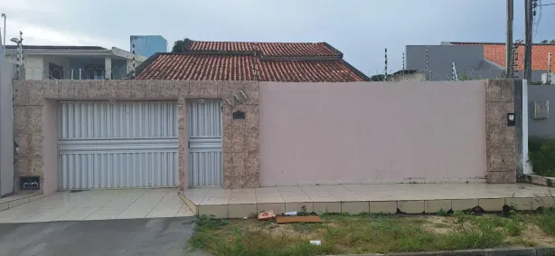 Casa com 4 Quartos à venda, 360m² no Itapoã, Arapiraca