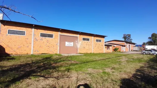 Galpão / Depósito / Armazém com 2 Quartos à venda, 496m² no Camobi, Santa Maria