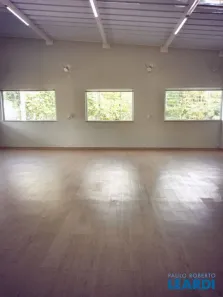 Loja / Salão / Ponto Comercial para alugar, 94m² no Centro, Atibaia