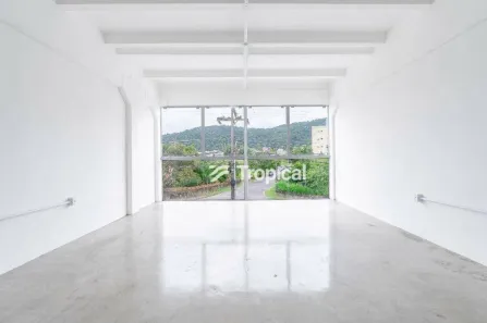 Conjunto Comercial / Sala para alugar, 50m² no Velha Central, Blumenau