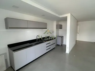 Apartamento com 2 Quartos para alugar, 75m² no Centro, Camboriú
