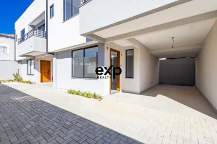 Sobrado com 3 Quartos à venda, 133m² no São Braz, Curitiba