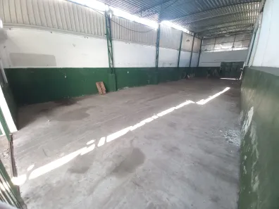 Galpão / Depósito / Armazém para alugar, 290m² no Centro, Niterói