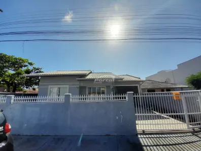 Casa com 2 Quartos para alugar, 80m² no Centro, Penha