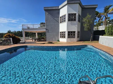 Fazenda / Sítio / Chácara com 3 Quartos à venda, 2000m² no , Mairinque