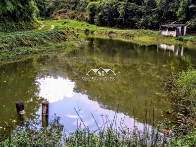 Fazenda / Sítio / Chácara com 2 Quartos à venda, 150m² no Parque Xerém, Duque de Caxias