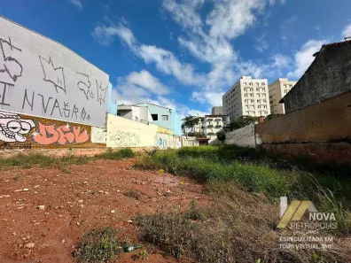 Terreno / Lote / Condomínio à venda, 628m² no Nova Petrópolis, São Bernardo do Campo