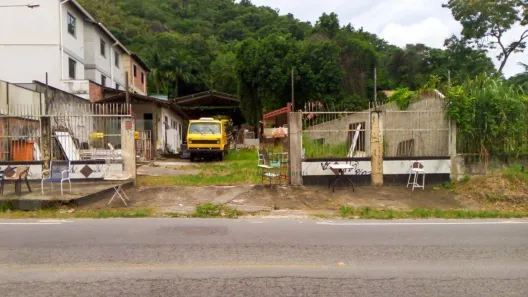 Galpão / Depósito / Armazém para venda ou aluguel, 100m² no Itaipu, Niterói