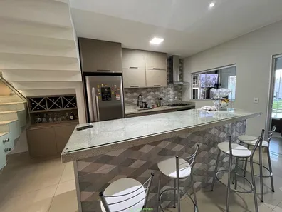 Casa de Condomínio com 4 Quartos à venda, 270m² no Alto da Boa Vista, Brasília