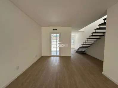 Casa com 3 Quartos para alugar, 136m² no Água Verde, Blumenau
