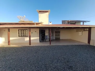 Casa com 3 Quartos para alugar, 130m² no Gravatá, Navegantes