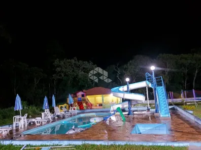 Fazenda / Sítio / Chácara com 4 Quartos à venda, 4000m² no , Nazaré Paulista