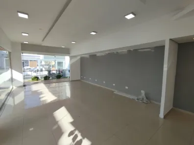 Casa Comercial com 3 Quartos para alugar, 114m² no Jardim Santista, Mogi das Cruzes