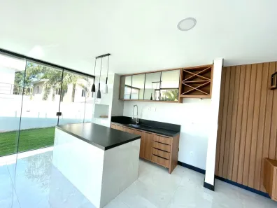 Casa de Condomínio com 4 Quartos para alugar, 235m² no Alphaville (Abrantes), Camaçari
