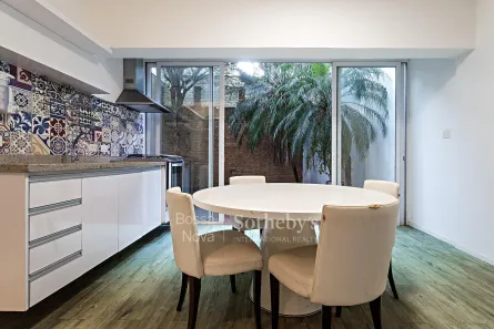 Casa de Vila com 4 Quartos para venda ou aluguel, 303m² no Sumaré, São Paulo