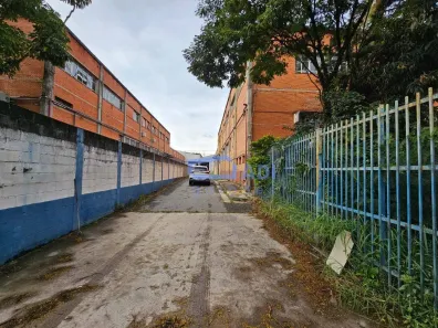 Galpão / Depósito / Armazém para alugar, 2830m² no Presidente Altino, Osasco