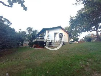 Casa com 3 Quartos para alugar, 94m² no , 