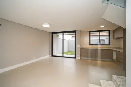 Sobrado com 3 Quartos para alugar, 167m² no Guabirotuba, Curitiba