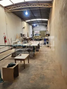 Galpão / Depósito / Armazém para alugar, 125m² no Jardim Tangará, São Carlos