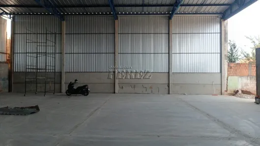 Galpão / Depósito / Armazém para alugar, 500m² no Jardim Silvino, Cambé
