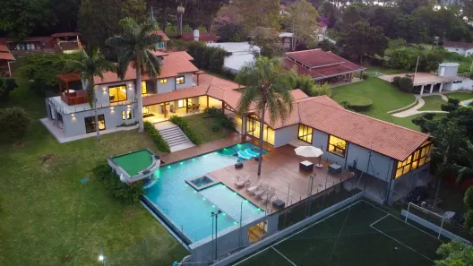 Fazenda / Sítio / Chácara com 10 Quartos à venda, 2100m² no Campo Verde, Ibiúna