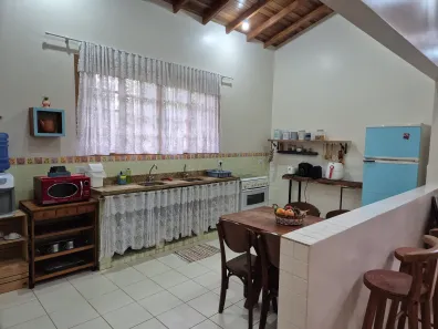Casa de Condomínio com 4 Quartos à venda, 280m² no Paruru, Ibiúna