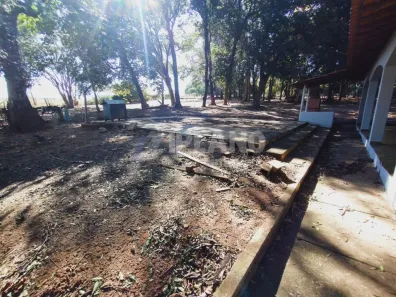 Fazenda / Sítio / Chácara com 3 Quartos para alugar, 361m² no Encontro Valparaíso I, São Carlos