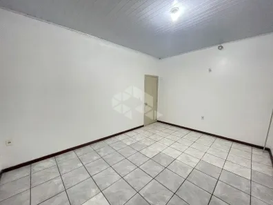 Casa com 2 Quartos para alugar, 200m² no Itararé, Santa Maria