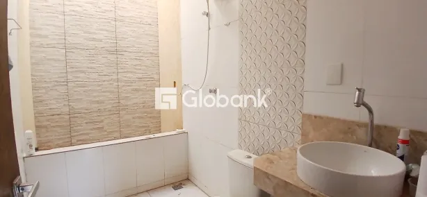 Apartamento com 3 Quartos para alugar, 115m² no Canelas, Montes Claros