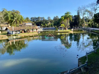 Fazenda / Sítio / Chácara com 6 Quartos à venda, 1500m² no , Mairinque