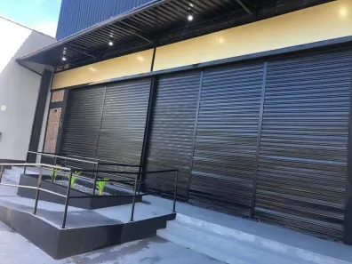 Galpão / Depósito / Armazém para alugar, 704m² no Atlântica, Rio das Ostras