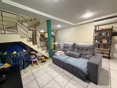 Casa com 3 Quartos à venda, 133m² no Niterói, Canoas