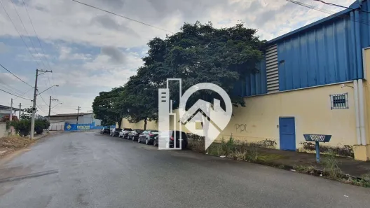 Galpão / Depósito / Armazém à venda, 2100m² no Jardim Eloyna, Pindamonhangaba