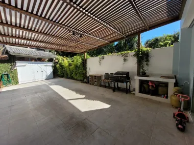 Casa com 4 Quartos à venda, 200m² no Castelanea, Petrópolis