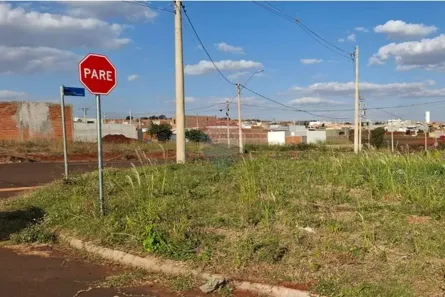 Terreno / Lote / Condomínio à venda, 220m² no Centro, Cravinhos