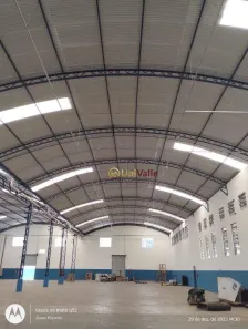 Galpão / Depósito / Armazém para alugar, 2500m² no Centro, Taubaté