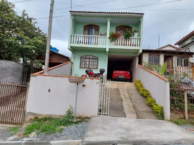 Sobrado com 3 Quartos à venda, 140m² no Vila Torres, Campo Largo