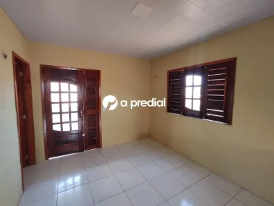 Casa com 2 Quartos para alugar, 70m² no Boa Vista-Castelão, Fortaleza
